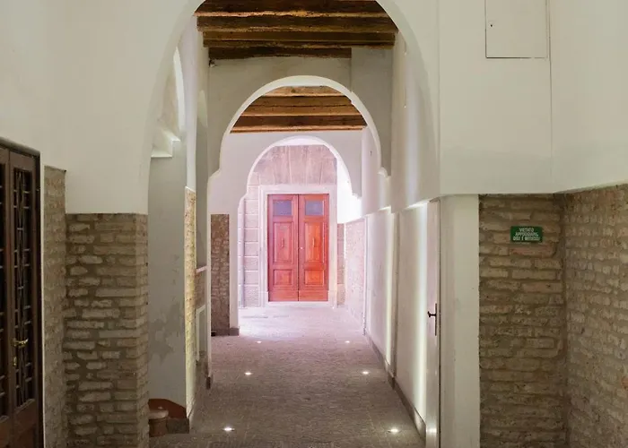 Corte Degli Estensi, Romantica Mansardina