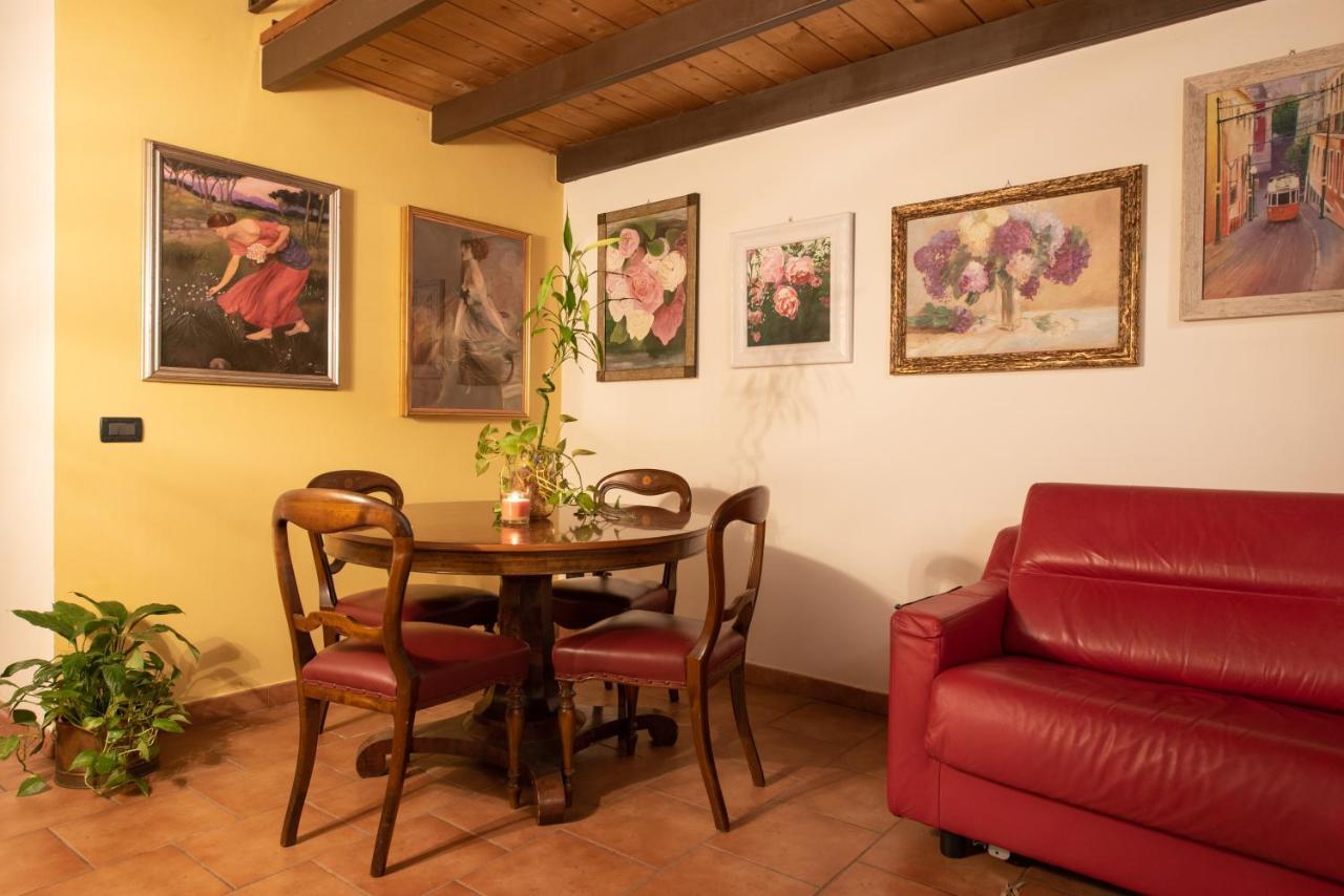 Corte Degli Estensi, Romantica Mansardina Apartment
